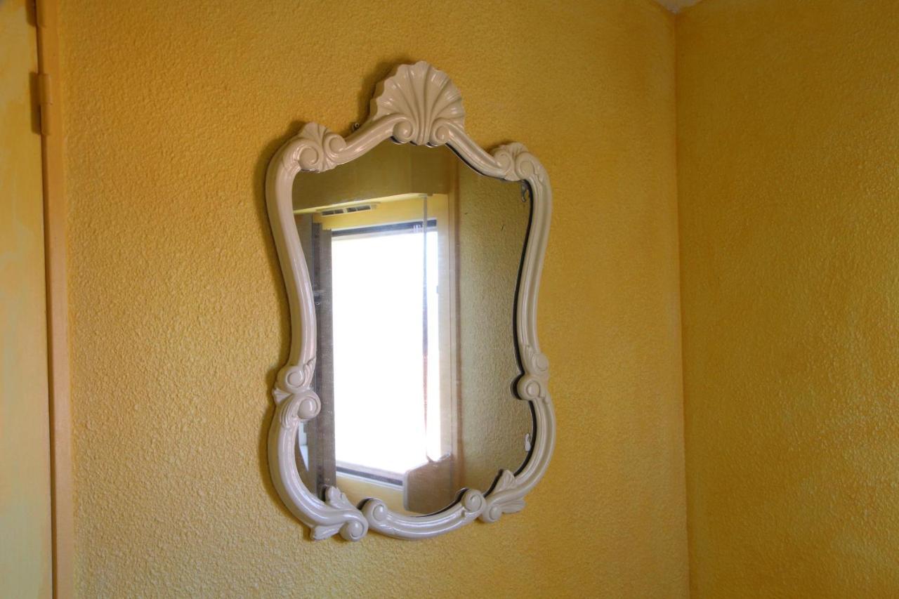De La Couleur Aux Marquises Apartment La Londe-les-Maures ภายนอก รูปภาพ